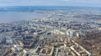 В МЧС предупредили об усилении ветра в Петербурге