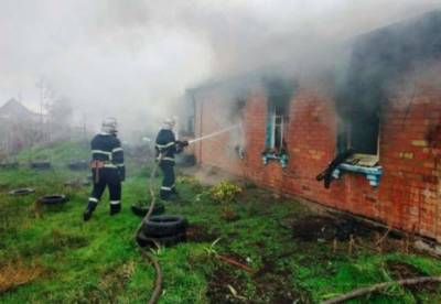 В Черкасской области во время пожара в доме погибло 3 человека, среди них - ребенок