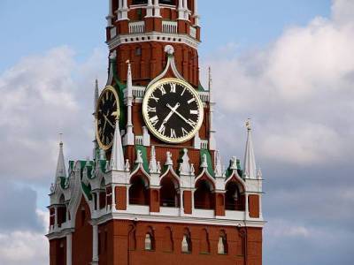 Куранты Московского Кремля пробили для Путина с опозданием «по случаю праздника»
