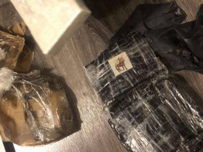Полиция изъяла пять килограмм кокаина у иностранца в Киеве