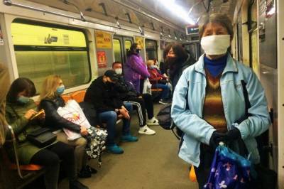 В киевской подземке будут тщательнее следить за ношением масок пассажирами