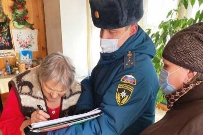 Новомосковские спасатели проинструктировали 76 местных жителей