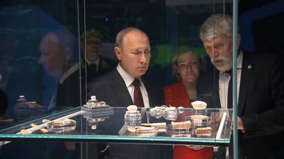 Путин посетил новый подземный музей Чудова монастыря в Кремле