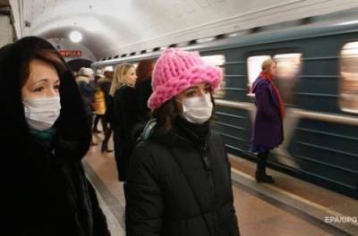 В киевском метро усилили контроль за соблюдением правил карантина