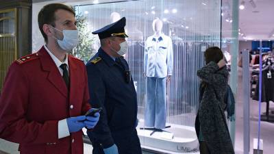 В московских ТЦ оштрафовали больше 30 человек без масок