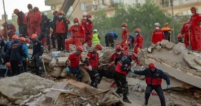 В Измире завершились поисково-спасательные работы после землетрясения