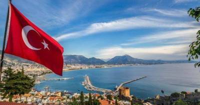В Турции усиливают карантин и закрывают общепит