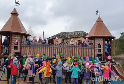 Своя крепость: в Сясьстрое открыли новую детскую площадку