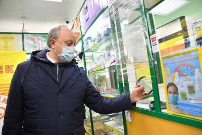 Радаев, разыскивая в аптеках Саратова дефицитные лекарства, упомянул президента