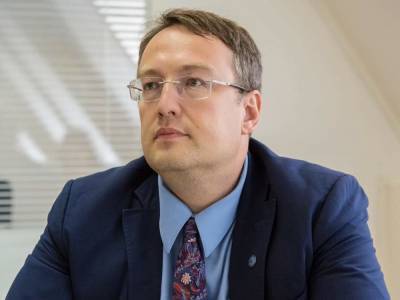 Геращенко заявил, что Украина продолжит расследование гибели фотокорреспондента Роккелли на Донбассе