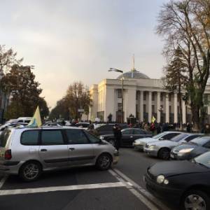 В Киеве заблокировали улицу Грушевского