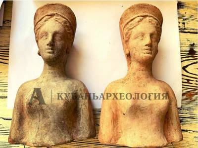 В Крыму возле моря археологи обнаружили фигурки древнегреческой богини плодородия