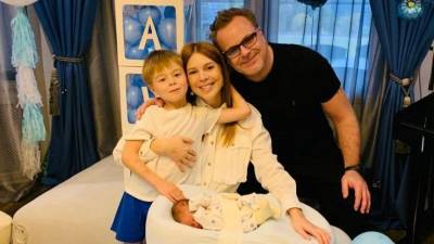 «Комочек счастья»: Подольская показала первую фотосессию новорожденного сына