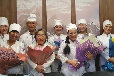 В Улан-Удэ 2 врача, получивших медаль «По зову долгу и сердца», сидят на больничном