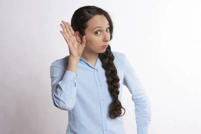 Стало известно, что COVID-19 может вызвать проблемы со слухом