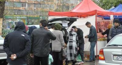 В Таджикистане курс доллара впервые превысил 11 сомони. Жители опасаются роста цен на продукты