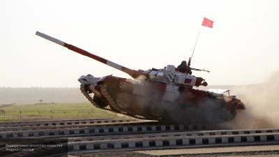 Обновленные танки Т-72Б3М с активной защитой"Арена" поступили в ВС РФ