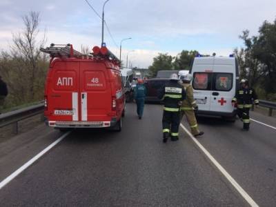 Под Воронежем один человек погиб и четверо пострадали в ДТП с микроавтобусом