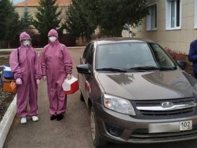 В Башкирии машины чиновников отдали медикам