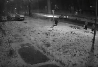 От удара пешехода подбросило вверх: момент серьёзного ДТП в Кемерове попал на видео
