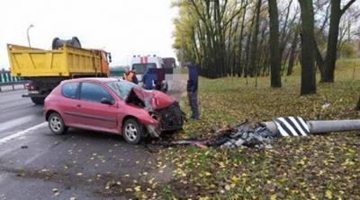 В Минске грузовик при перестроении столкнулся с легковушкой