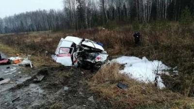 В Пермском крае в ДТП с грузовиком погибли два медика из "скорой"