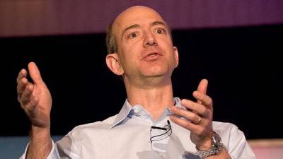 Основатель Amazon начал избавляться от акций компании