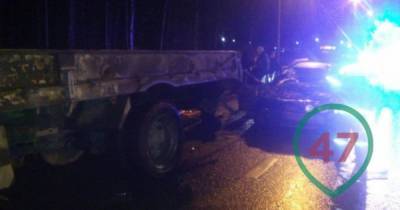 Пассажирка Jaguar скончалась после ДТП с грузовиком под Петербургом