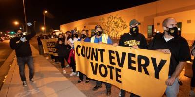 На фоне подсчета голосов на выборах в США проходят массовые протесты