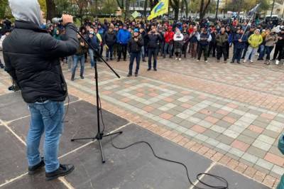 В Киеве из-за протестов "евробляхеров" изменили маршруты автобусов