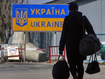 Украине пока удалось предотвратить угрозу потери безвиза с ЕС из-за решений КС