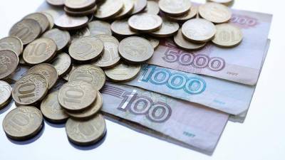 Экономист перечислил условия для возврата россиянами денег в банки