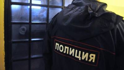 Пьяный москвич укусил полицейского за бедро в попытке сбежать из изолятора