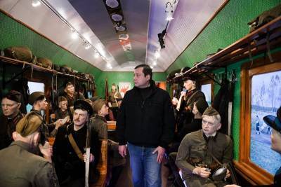 Алексей Островский ознакомился с экспозицией «Поезд Победы»