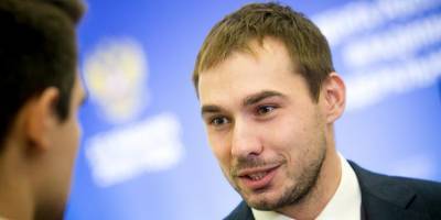 Депутат ГД Антон Шипулин не стал объяснять потраченные за месяц 160 тысяч на такси