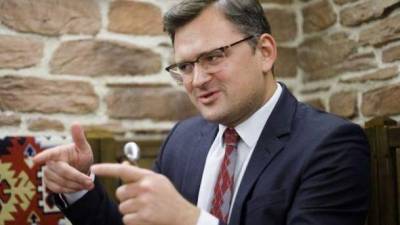 "Кто пересечет красную линию, получит сильного пинка": Кулеба о запрете въезда венгерским чиновникам за вмешательство в выборы в Украине