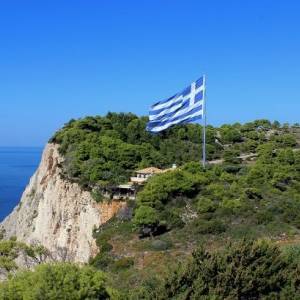 Греция объявила трехнедельный локдаун