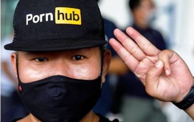 В Таиланде вышли на протест из-за запрета PornHub
