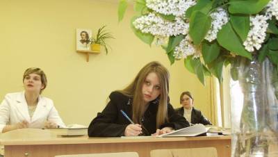 Большинство петербуржцев выбрали очное обучение в школах