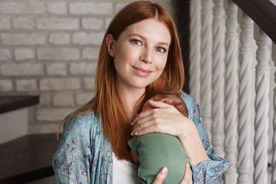 Наталья Подольская вместе с новорожденным сыном снялась в фотосессии спустя две недели после родов