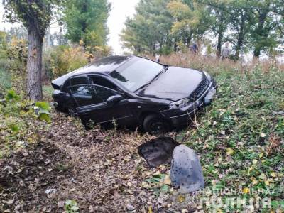 На Николаевщине Opel сбил 15-летнего мальчика и врезался в дерево