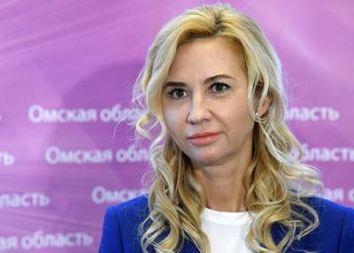 Глава омского минздрава Солдатова отправлена в отставку после инцидента со скорыми