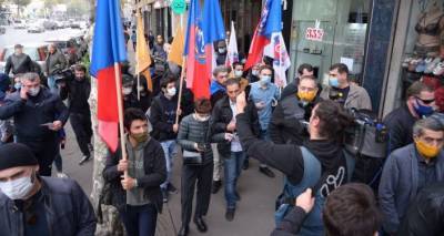 Оппозиция продолжает марши протеста в центральных районах Тбилиси