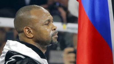 Боксёр Джонс выразил готовность выйти на бой с Тайсоном под российским флагом