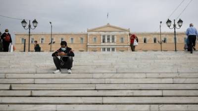 Греция возвращает общий карантин на три недели из-за всплеска коронавируса