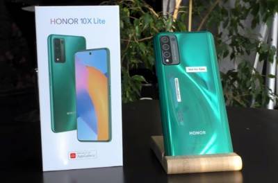 Представленный в России смартфон Honor 10X Lite можно купить на 30% дешевле