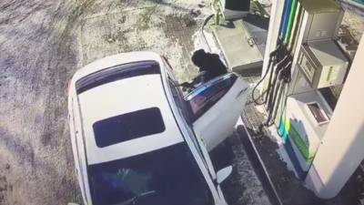 Заправила салон бензином: появилось видео, объясняющее взрыв машины в Благовещенске