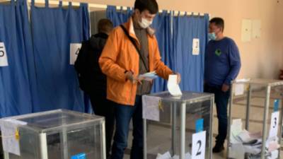 В городе Украинка Киевской области назначили перевыборы: кандидаты от "слуг" и "ЕС" набрали одинаковое количество голосов