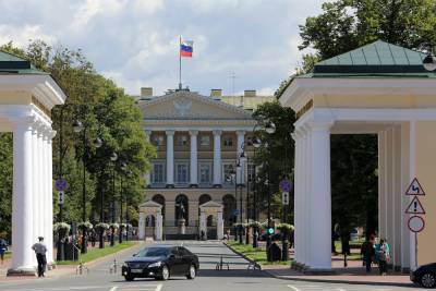 Власти Петербурга готовы закрыть фуд-корты в торговых центрах