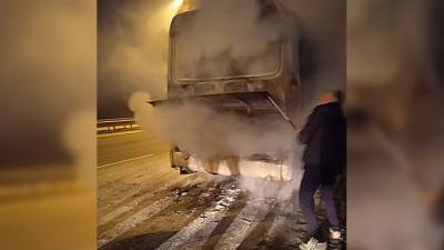 Вспыхнул на ходу. На трассе М5 загорелся автобус с пассажирами - vesti.ru - Россия - район Чебаркульский